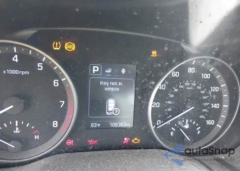 2017 Hyundai Elantra Value Edition z USA, uszkodzony, nr VIN 5NPD84LF1HH172893